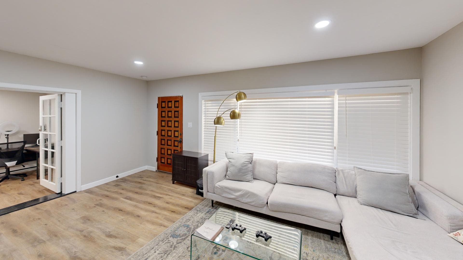 Spacious living room